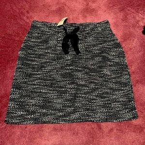 Elastic waist Loft tweed skirt size small.